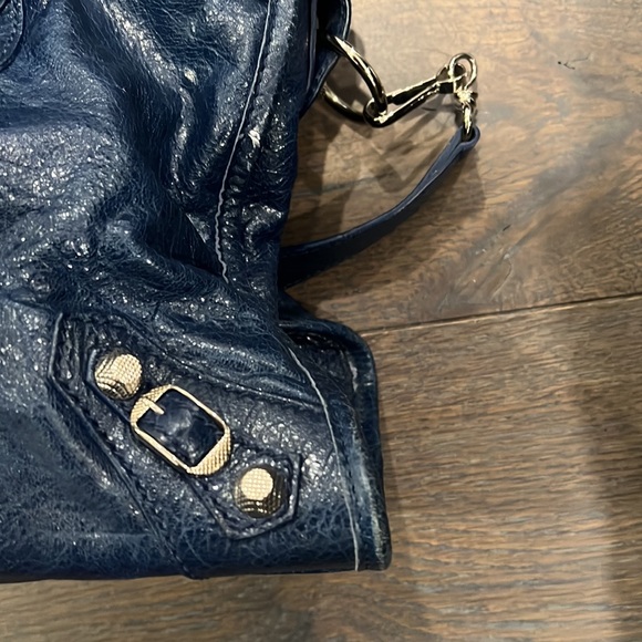 Beautiful blue crinkled leather city - Picture 3 of 13